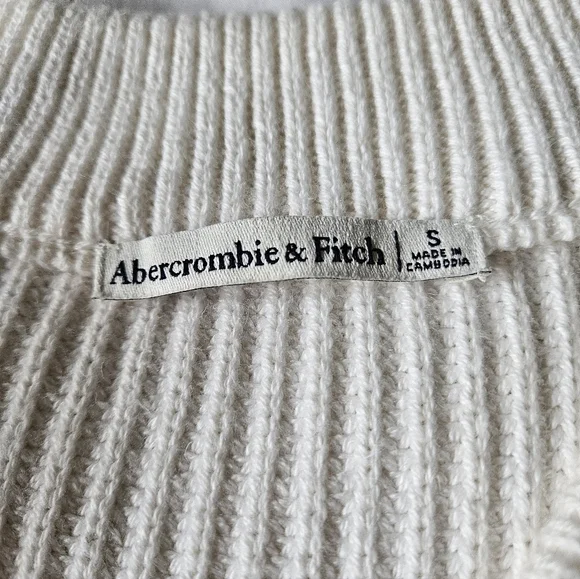 Abercrombie & Fitch White V-Neck Knit Sweater Vest Size Small - Picture 3 of 10